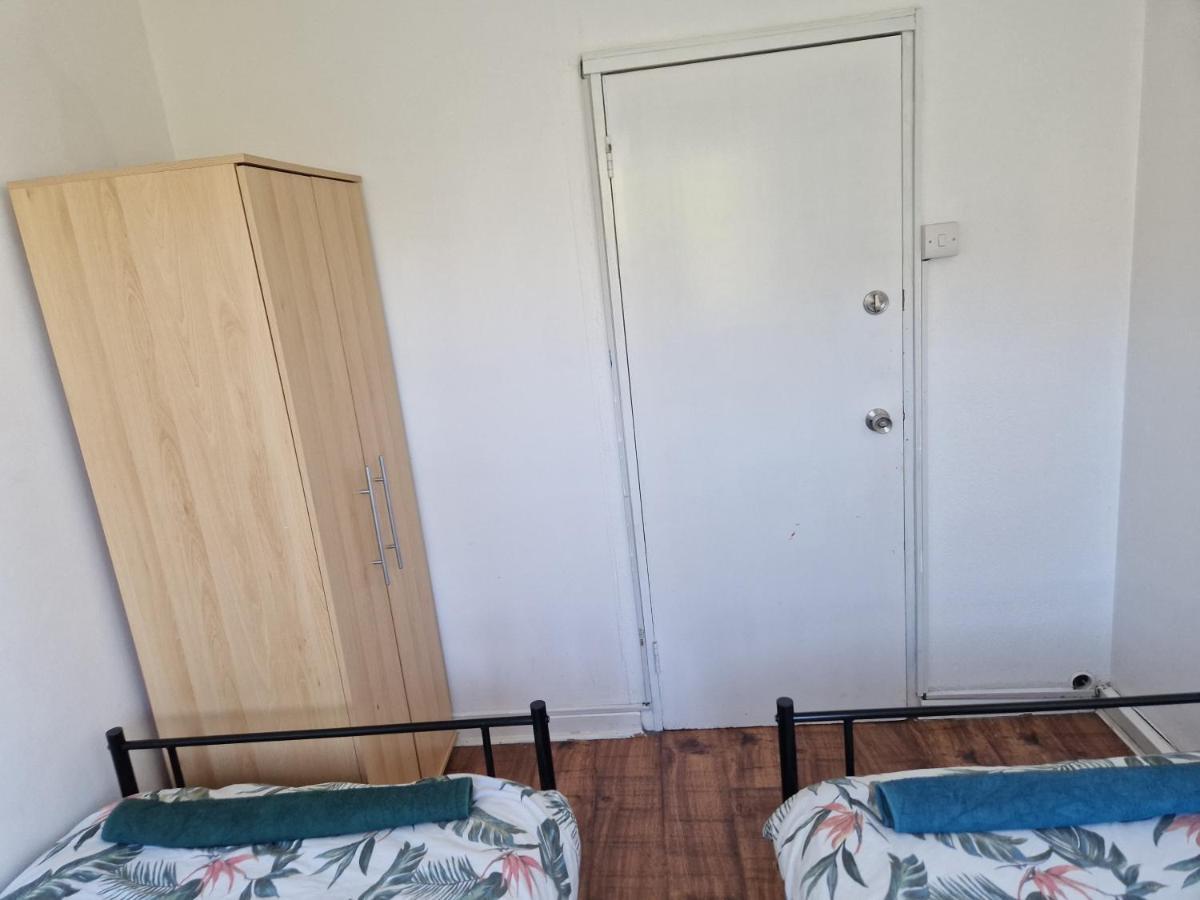 Twin Bed For Guests Apartment Londra Exterior foto