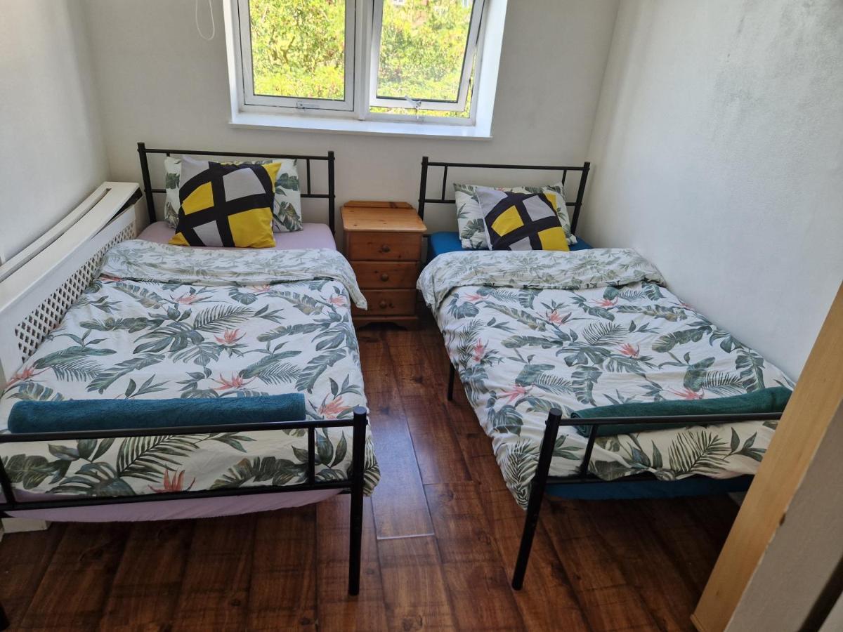 Twin Bed For Guests Apartment Londra Exterior foto