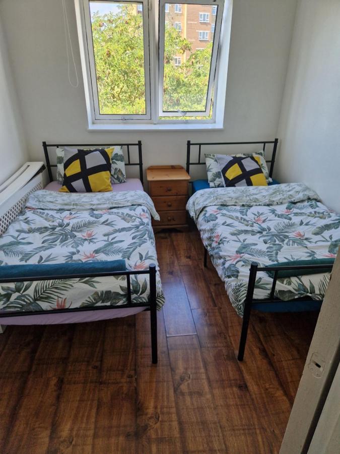 Twin Bed For Guests Apartment Londra Exterior foto